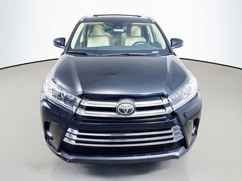 Used 2017 Toyota Highlander Limited image 2