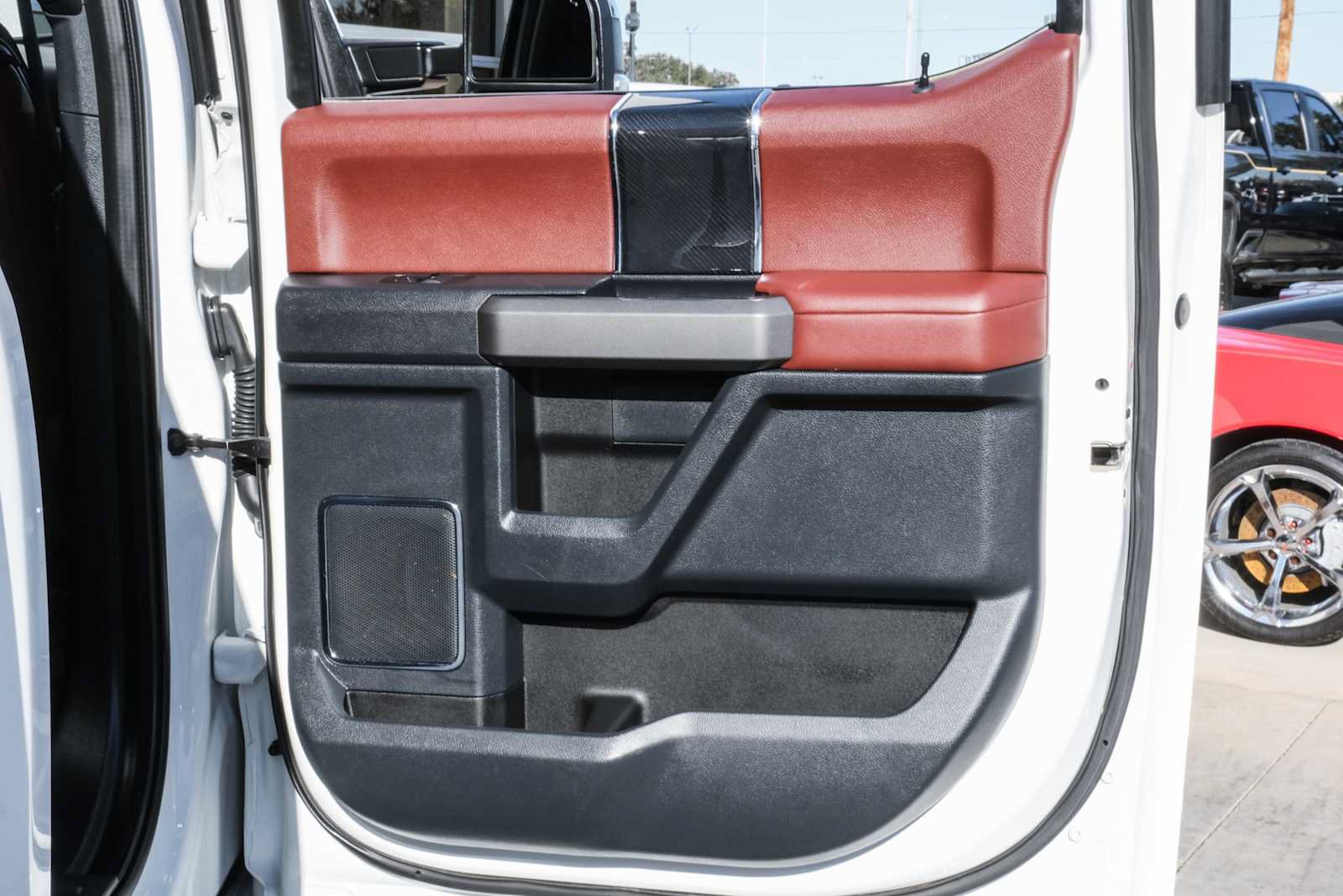 Used 2022 Ford F250 Platinum w/ FX4 Off-Road Package AWD/4WD image 42
