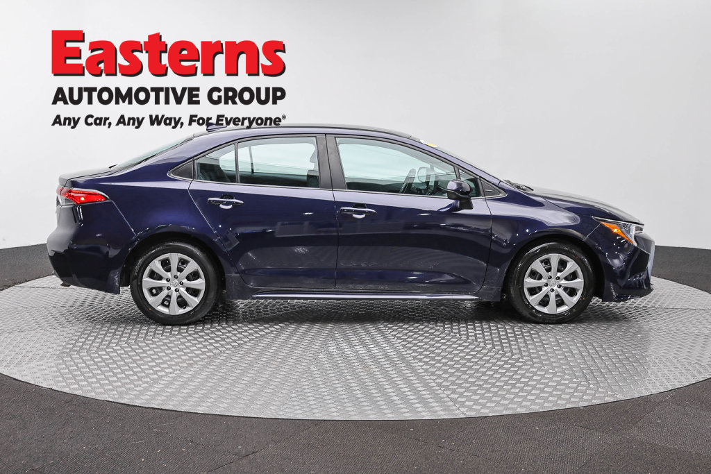 Used 2024 Toyota Corolla LE FWD image 5