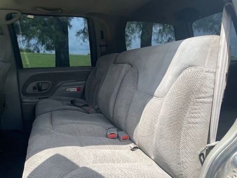 Used 1999 Chevrolet Tahoe 4WD w/ Skid Plate Pkg image 19