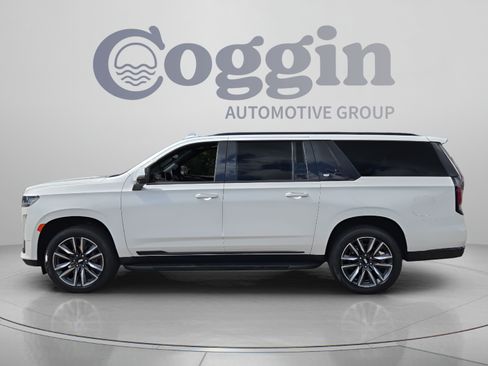 Used 2021 Cadillac Escalade ESV Sport Platinum w/ Heavy-Duty Trailer Package AWD/4WD image 2