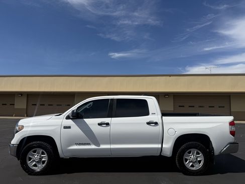 Used 2020 Toyota Tundra SR5 AWD/4WD image 4