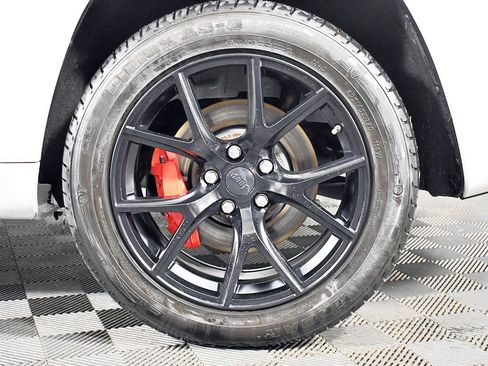 Used 2019 Jeep Grand Cherokee SRT image 16