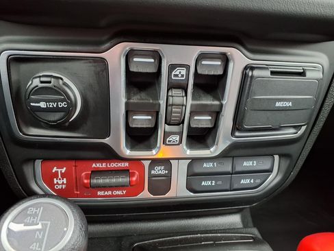 New 2026 Jeep Gladiator Mojave w/ Steel Bumper Group image 6