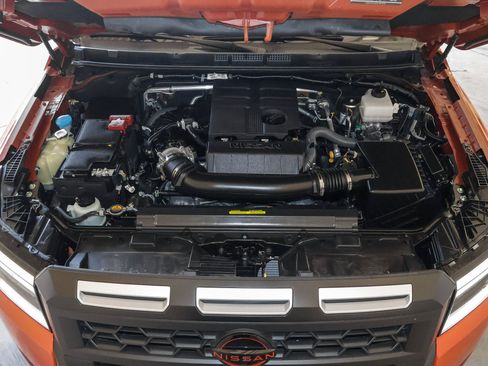Used 2025 Nissan Frontier PRO-4X AWD/4WD image 21