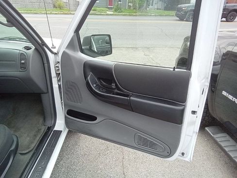 Used 2011 Ford Ranger XLT w/ Bright Trim Group image 4