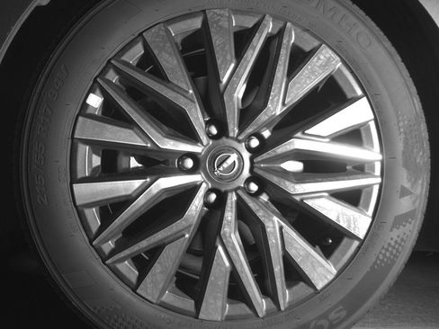 Used 2025 Nissan Altima 2.5 SV FWD image 12