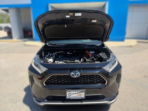 Used 2021 Toyota RAV4 SE w/ Weather & Moonroof Package AWD/4WD image 11