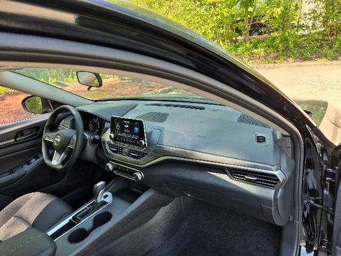 New 2026 Nissan Altima 2.5 SV FWD image 9