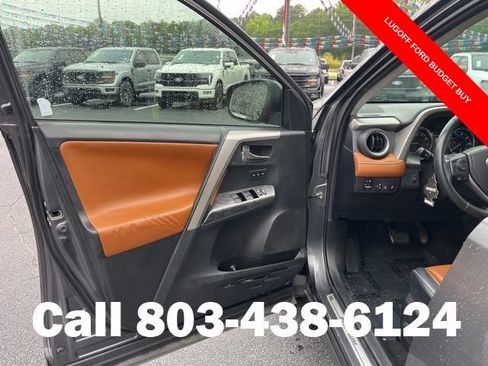 Used 2017 Toyota RAV4 Platinum FWD image 4