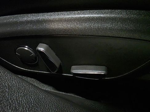 Used 2013 Lincoln MKZ FWD image 28