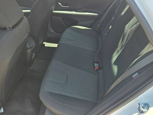 Used 2026 Hyundai Elantra SE w/ Cargo Package FWD image 11