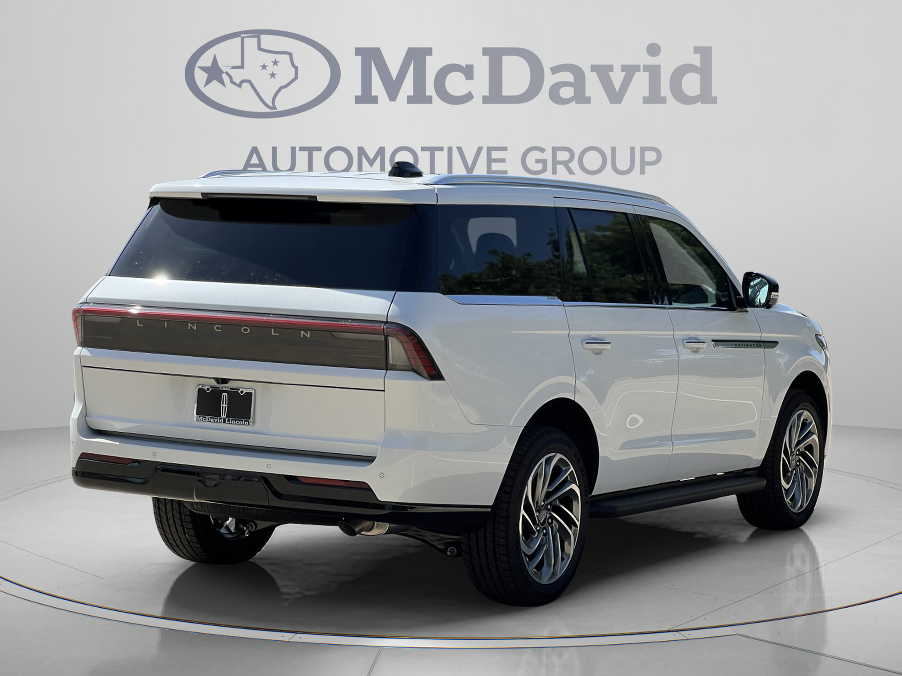 New 2027 Lincoln Navigator Premiere RWD image 7