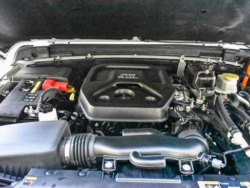 Used 2023 Jeep Wrangler Unlimited Sahara w/ Cold Weather Group image 25