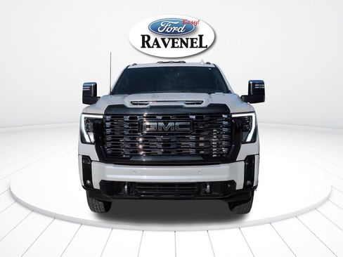 Used 2025 GMC Sierra 3500 Denali Ultimate AWD/4WD image 9