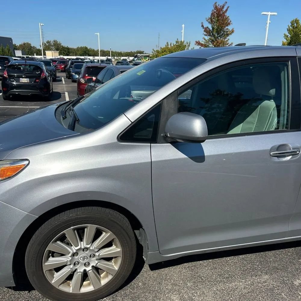 Used 2011 Toyota Sienna Limited AWD/4WD image 2