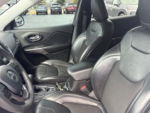 Used 2020 Jeep Cherokee Latitude Plus FWD image 5