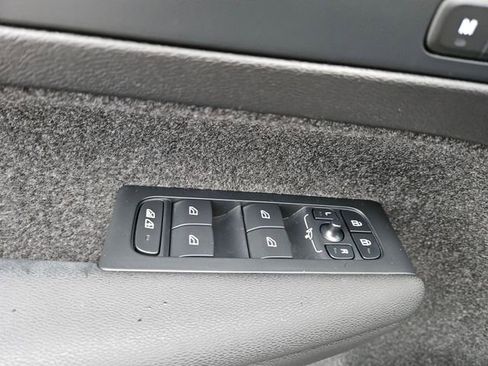 Used 2023 Volvo XC40 Recharge Ultimate image 18