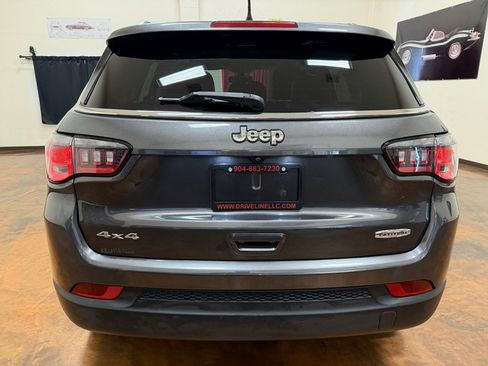 Used 2019 Jeep Compass Latitude w/ Cold Weather Group AWD/4WD image 8