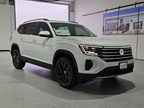 New 2026 Volkswagen Atlas SE FWD image 5