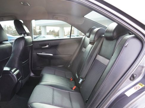 Used 2013 Toyota Camry SE image 22
