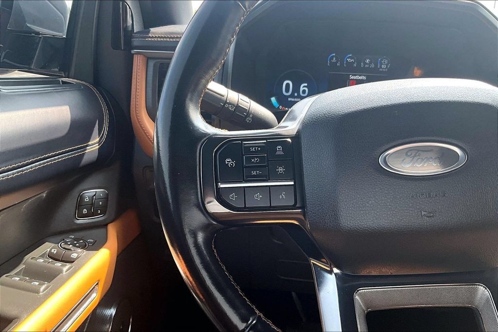 Used 2022 Ford Expedition Max Platinum AWD/4WD image 16