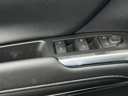 New 2025 Chevrolet Traverse LT w/ Enhanced Driving Package image 12