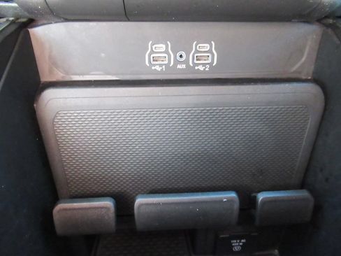 Used 2025 RAM 1500 Big Horn RWD image 27