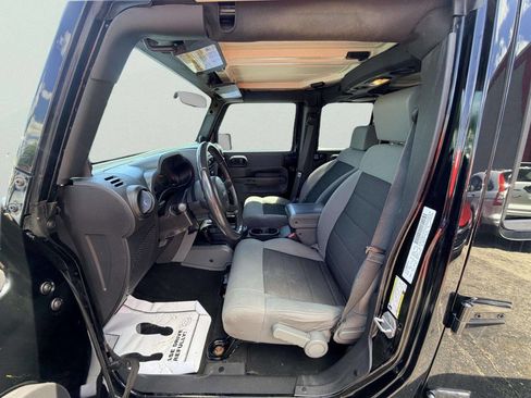 Used 2009 Jeep Wrangler Unlimited X AWD/4WD image 15