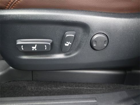 Used 2022 Toyota 4Runner Limited image 10