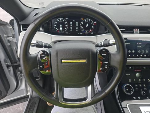 Used 2020 Land Rover Range Rover Evoque SE image 3