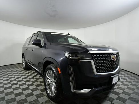 Certified 2022 Cadillac Escalade ESV Premium Luxury w/ Performance Package image 17