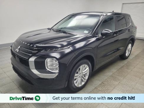 Used 2023 Mitsubishi Outlander ES image 1