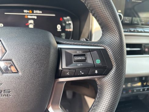 Used 2024 Mitsubishi Outlander SEL image 23