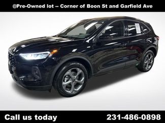 Used 2025 Ford Escape ST-Line Select video 1