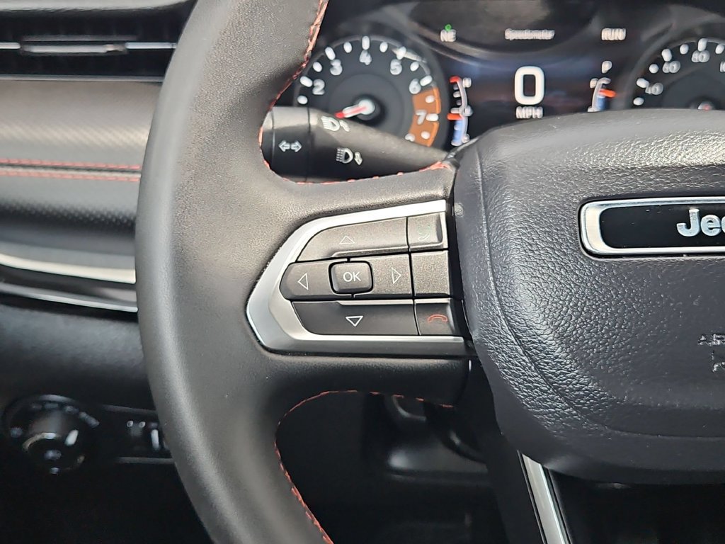 Used 2025 Jeep Compass Trailhawk AWD/4WD image 20