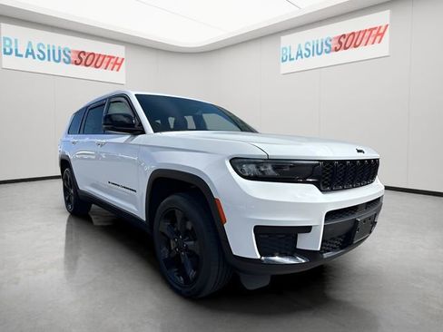 Used 2023 Jeep Grand Cherokee L Laredo AWD/4WD image 1