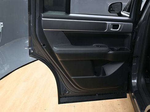 Used 2025 Hyundai Santa Fe SEL FWD image 38