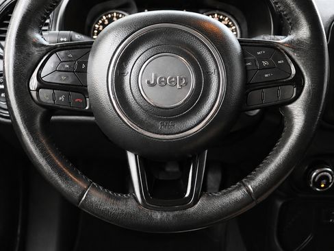 Used 2017 Jeep Renegade Altitude FWD image 37