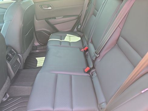 Used 2023 Nissan Rogue SV w/ SV Premium B Package FWD image 13