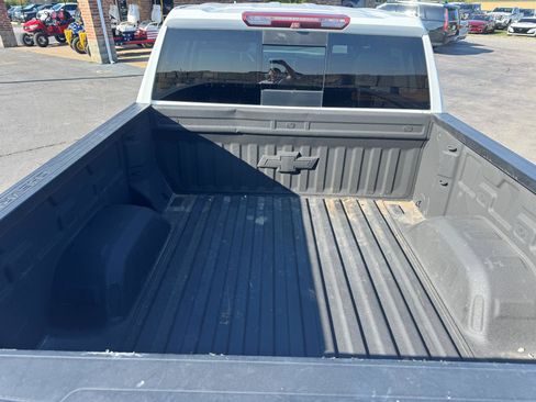 Used 2019 Chevrolet Silverado 1500 LTZ image 6