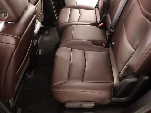 Used 2022 Cadillac XT6 Premium Luxury w/ LPO, Radiant Package image 12