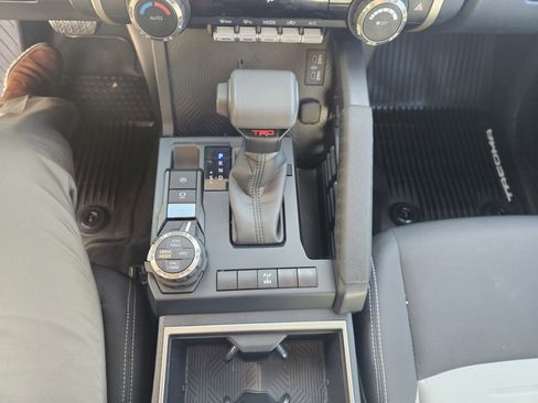 Certified 2024 Toyota Tacoma TRD Off-Road image 23