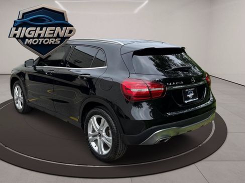 Used 2020 Mercedes-Benz GLA 250 4MATIC w/ Premium Package image 4