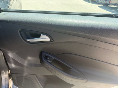 Used 2014 Ford Focus SE FWD image 33
