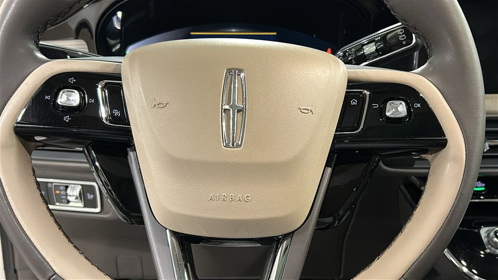 Used 2024 Lincoln Corsair AWD w/ Equipment Group 101A image 11