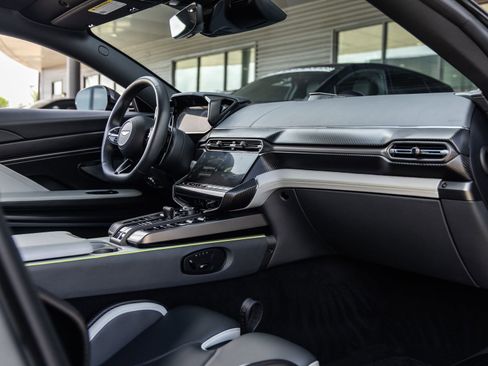 Used 2025 Aston Martin Vanquish image 63