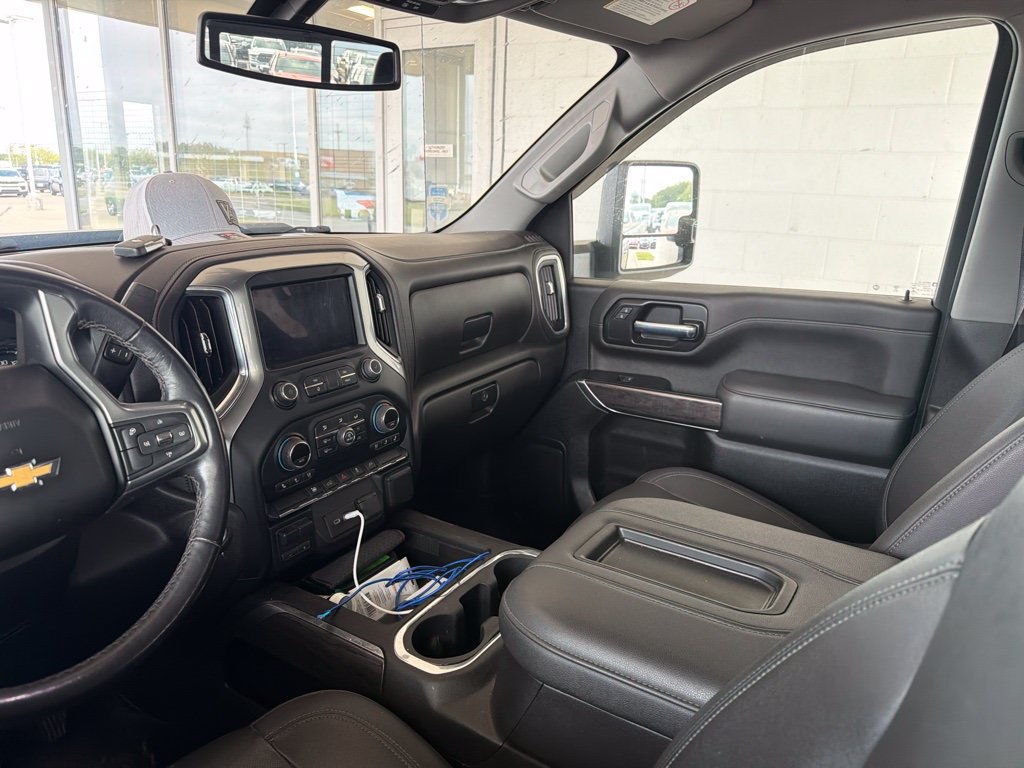 Used 2022 Chevrolet Silverado 3500 LTZ w/ LTZ Convenience Package AWD/4WD image 6