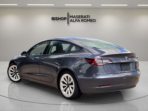Used 2021 Tesla Model 3 RWD image 3