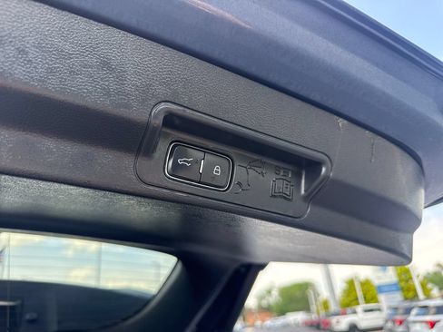 Used 2020 Ford Explorer XLT w/ Comfort Package AWD/4WD image 14